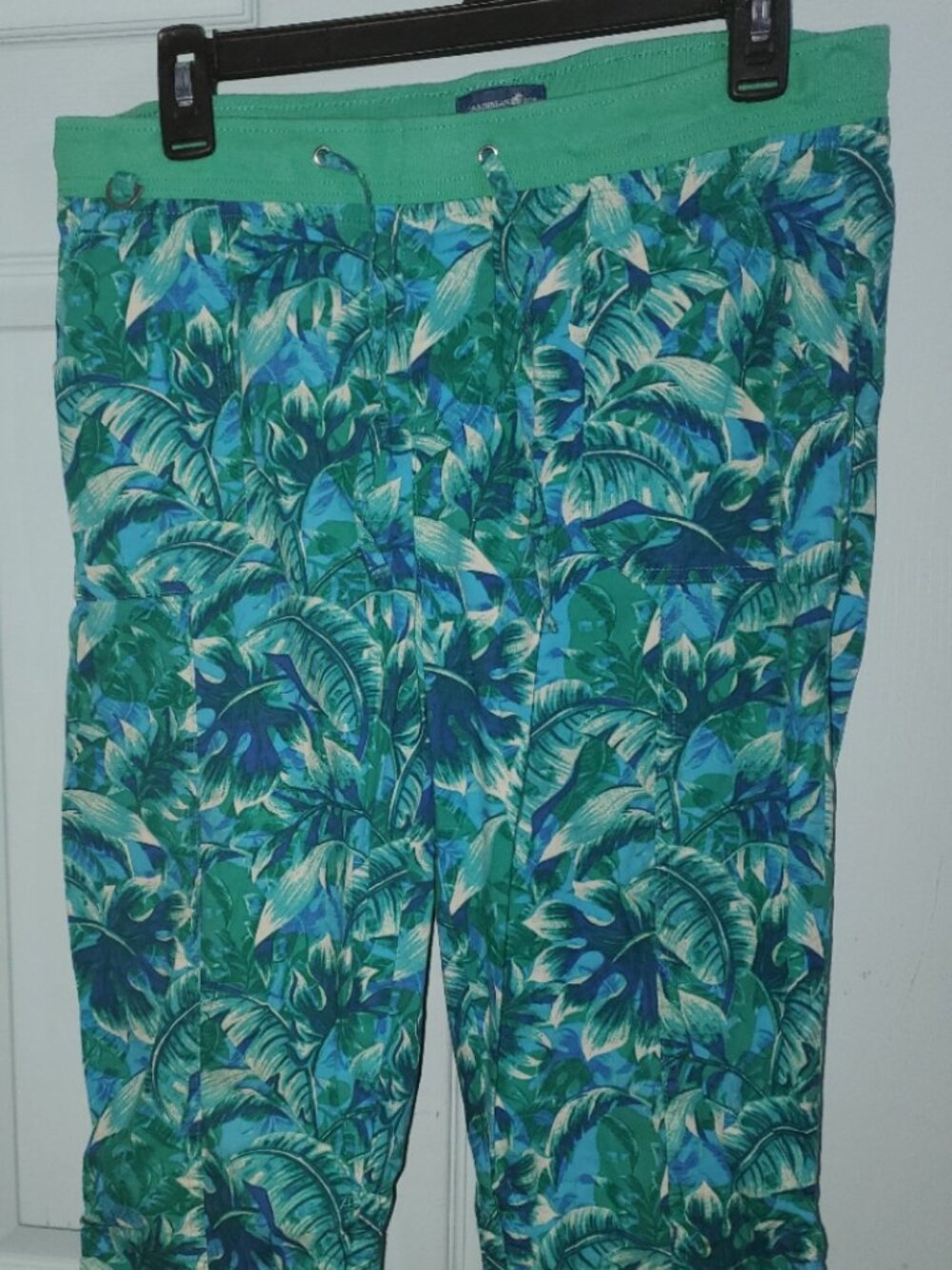 tropical floral print capri cropped pants sz Medium P Caribbean Joe